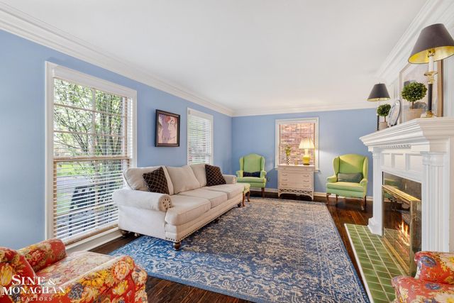 258 Merriweather Road, Grosse Pointe Farms, MI 48236