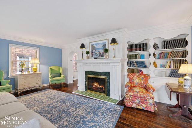 258 Merriweather Road, Grosse Pointe Farms, MI 48236