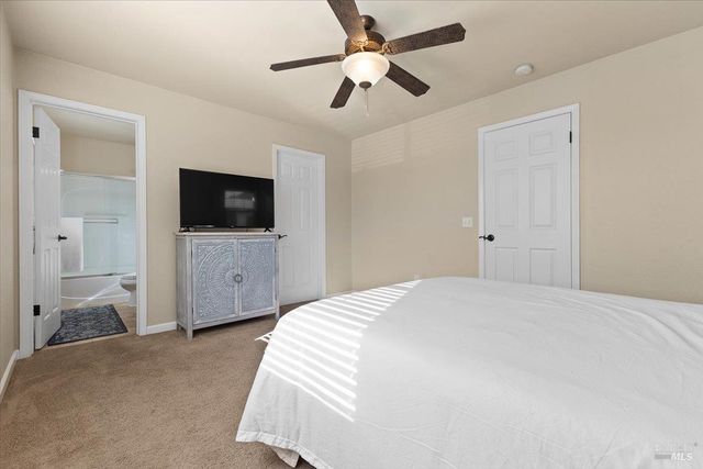 2310 Iroquois St, Santa Rosa, CA 95403