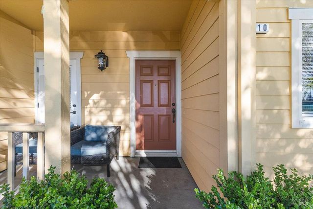 2310 Iroquois St, Santa Rosa, CA 95403