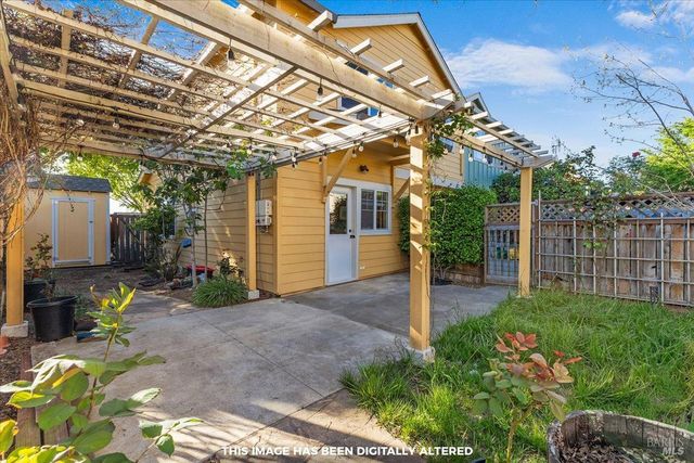 2310 Iroquois St, Santa Rosa, CA 95403