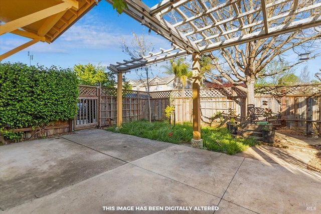 2310 Iroquois St, Santa Rosa, CA 95403