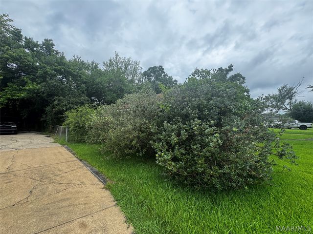 2624 BURKELAUN Drive, Montgomery, AL 36111