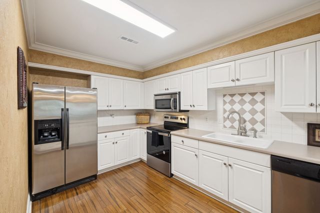 2133 Lakeshore Dr, Old Hickory, TN 37138