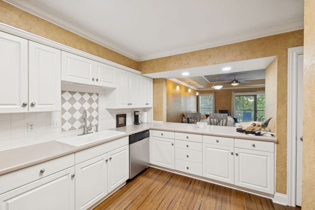 2133 Lakeshore Dr, Old Hickory, TN 37138