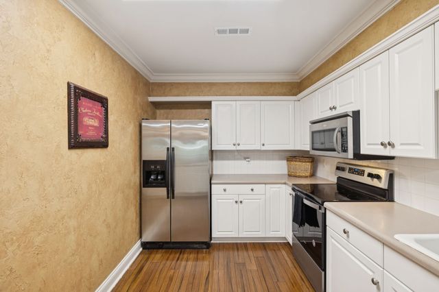 2133 Lakeshore Dr, Old Hickory, TN 37138