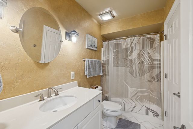 2133 Lakeshore Dr, Old Hickory, TN 37138