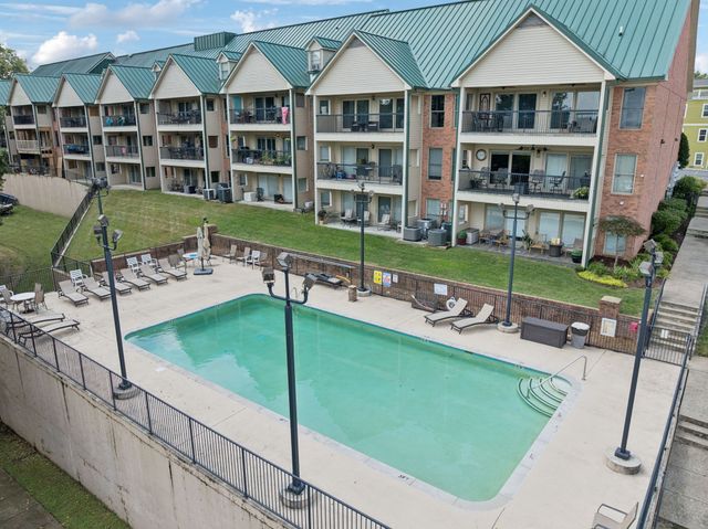 2133 Lakeshore Dr, Old Hickory, TN 37138