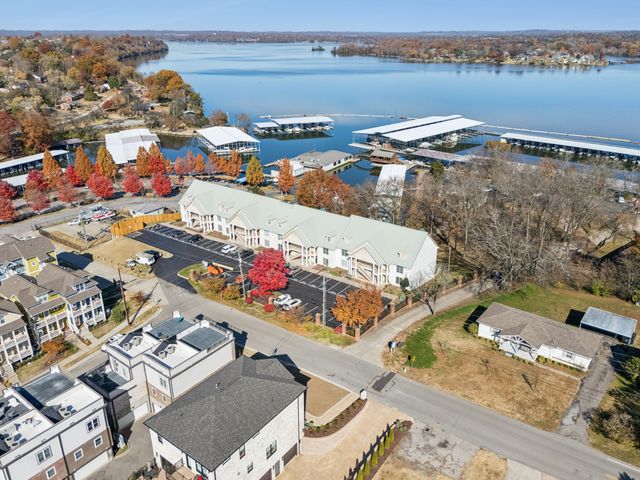 2133 Lakeshore Dr, Old Hickory, TN 37138