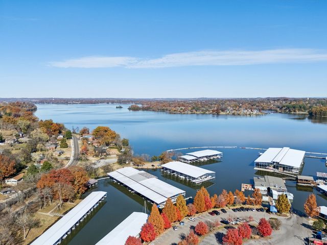 2133 Lakeshore Dr, Old Hickory, TN 37138