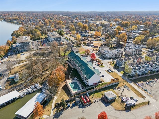 2133 Lakeshore Dr, Old Hickory, TN 37138