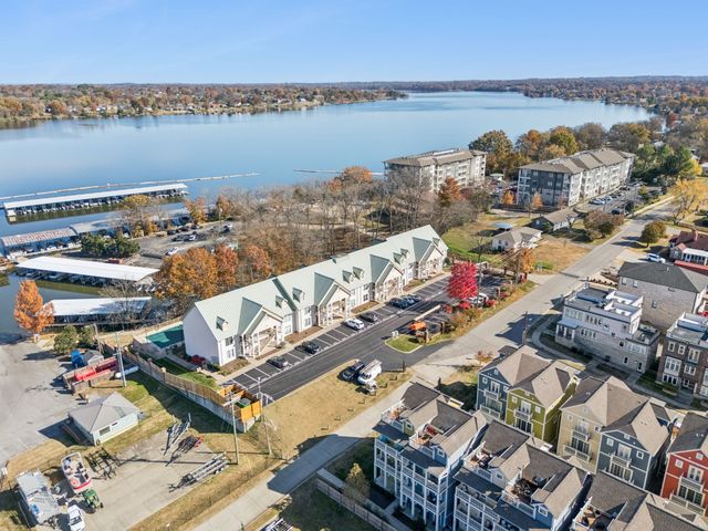 2133 Lakeshore Dr, Old Hickory, TN 37138