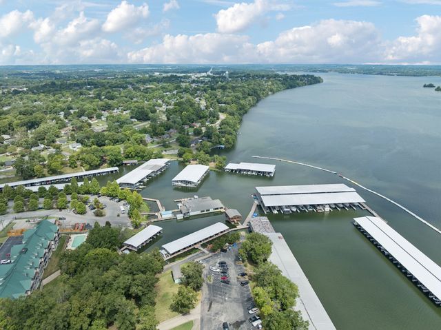 2133 Lakeshore Dr, Old Hickory, TN 37138