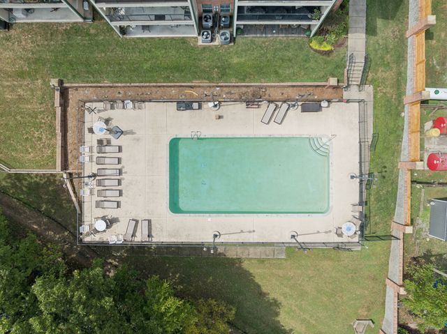 2133 Lakeshore Dr, Old Hickory, TN 37138