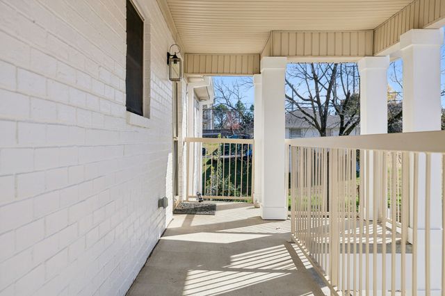 2133 Lakeshore Dr, Old Hickory, TN 37138