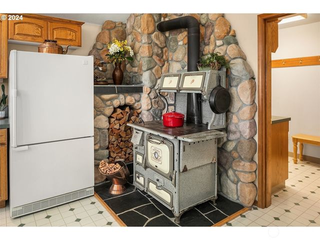 162 Bylin Road, Stevenson, WA 98648