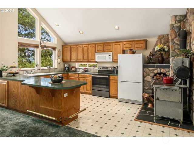 162 Bylin Road, Stevenson, WA 98648