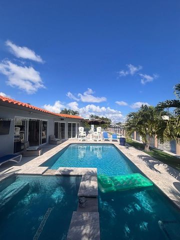 4220 NE 27th Avenue, Lighthouse Point, FL 33064