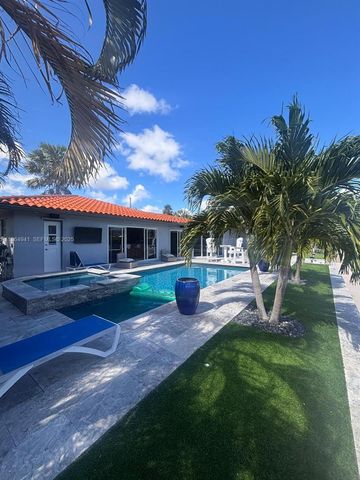 4220 NE 27th Avenue, Lighthouse Point, FL 33064