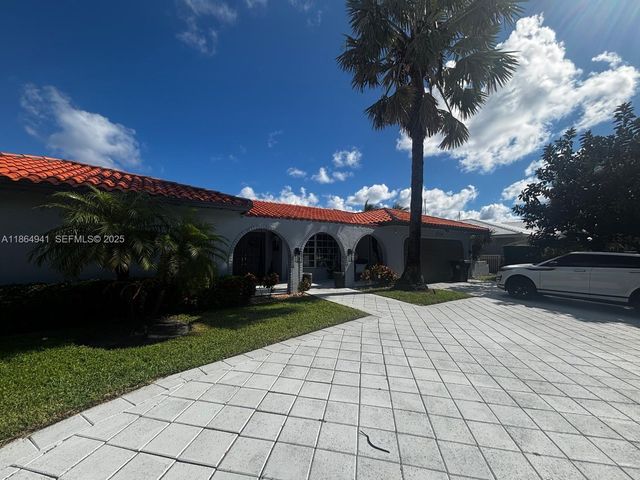 4220 NE 27th Avenue, Lighthouse Point, FL 33064