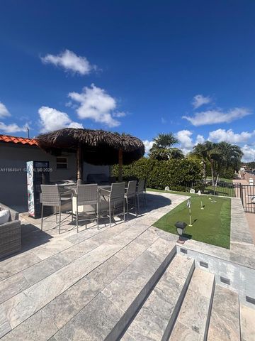 4220 NE 27th Avenue, Lighthouse Point, FL 33064