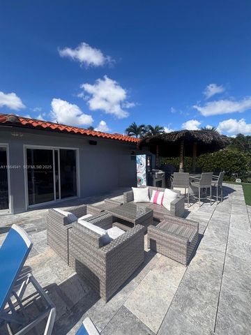 4220 NE 27th Avenue, Lighthouse Point, FL 33064