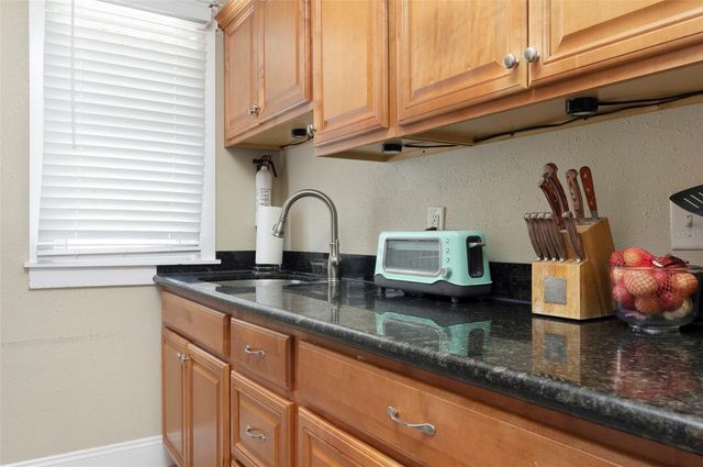 540 11TH AVENUE N, St Petersburg, FL 33701