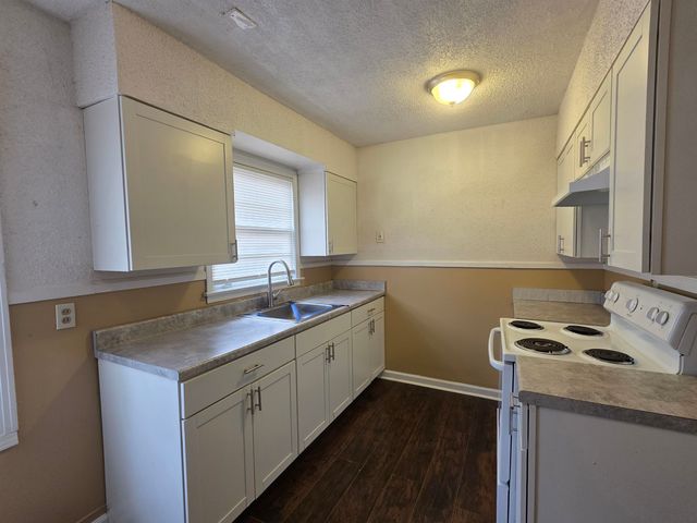 1593 E HOLMES RD, Memphis, TN 38116