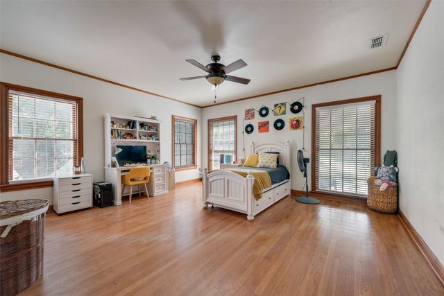 233 E High Street, Wills Point, TX 75169