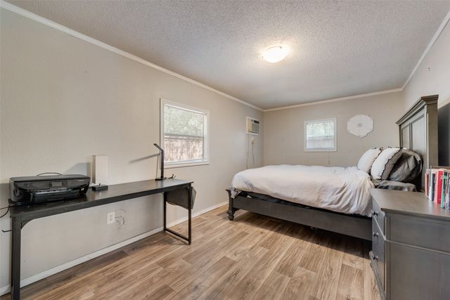 233 E High Street, Wills Point, TX 75169