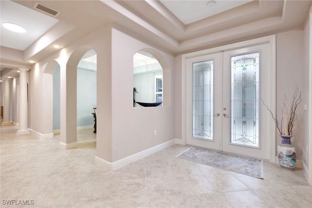 517 Avellino Isles CIR 101, Naples, FL 34119