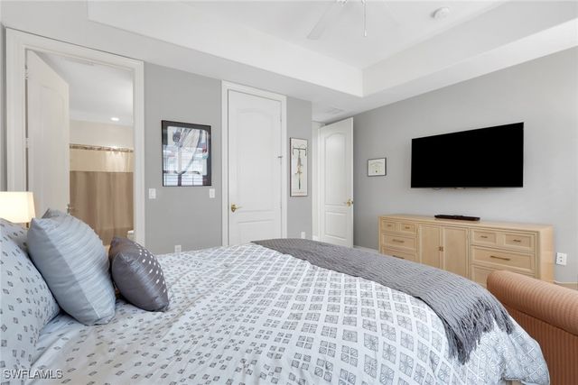 517 Avellino Isles CIR 101, Naples, FL 34119