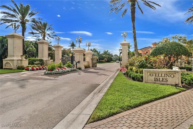 517 Avellino Isles CIR 101, Naples, FL 34119