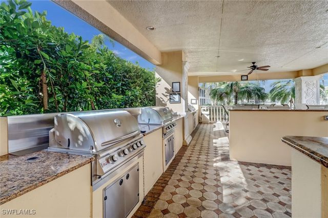 517 Avellino Isles CIR 101, Naples, FL 34119