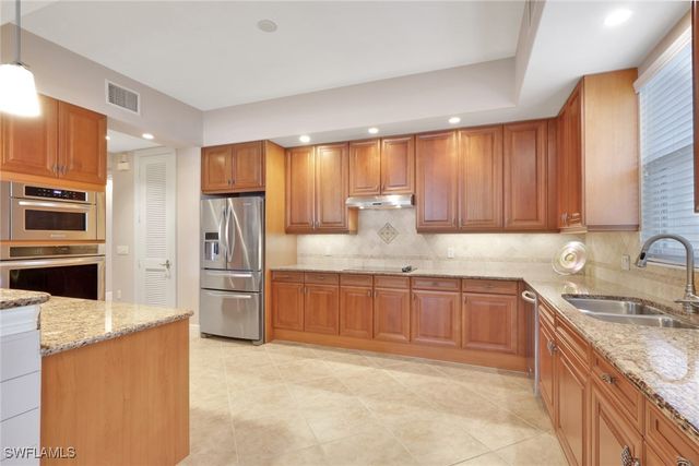 517 Avellino Isles CIR 101, Naples, FL 34119