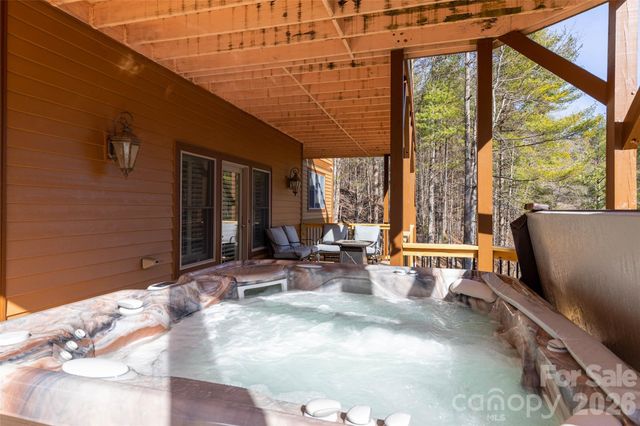 446 Windridge Drive, Sugar Grove, NC 28679