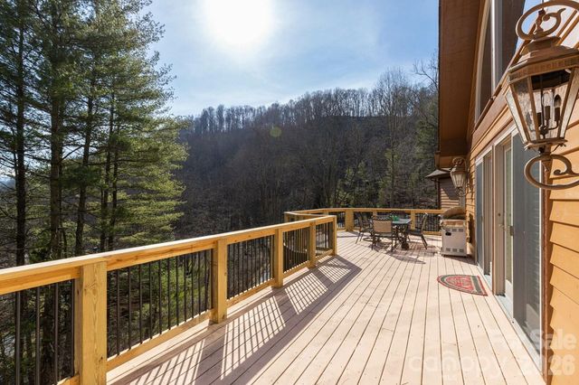 446 Windridge Drive, Sugar Grove, NC 28679