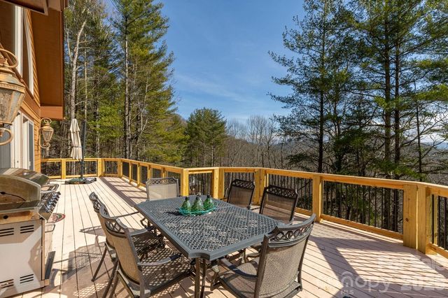 446 Windridge Drive, Sugar Grove, NC 28679