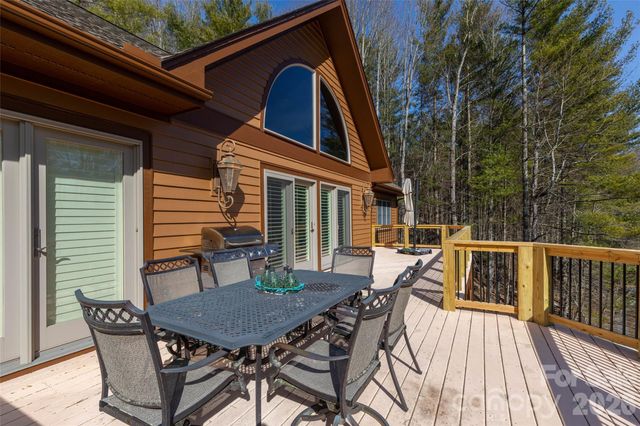 446 Windridge Drive, Sugar Grove, NC 28679