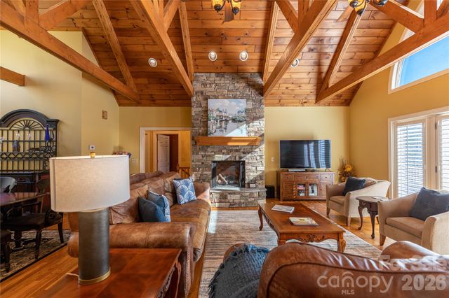 446 Windridge Drive, Sugar Grove, NC 28679