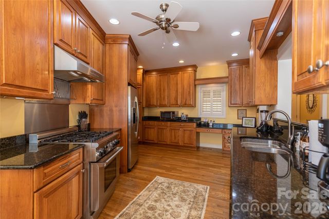 446 Windridge Drive, Sugar Grove, NC 28679