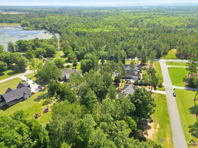 251 Mossy Lake Road, Perry, GA 31069