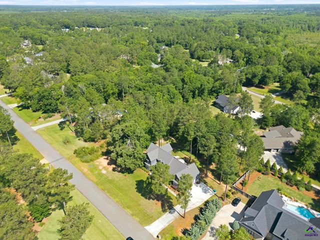 251 Mossy Lake Road, Perry, GA 31069