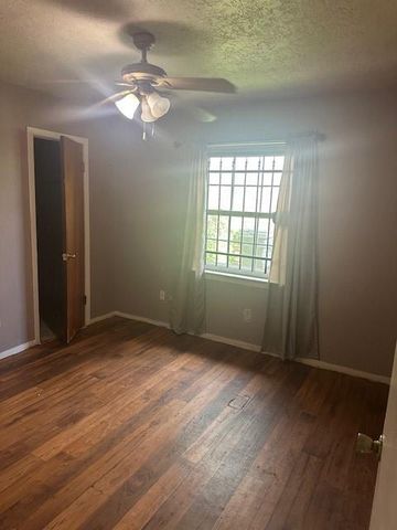 6023 Winterhaven Drive, Houston, TX 77087