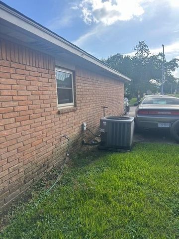 6023 Winterhaven Drive, Houston, TX 77087