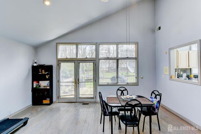 6 Keen Lane, Edison, NJ 08820