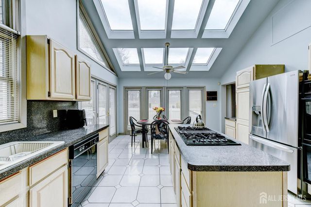 6 Keen Lane, Edison, NJ 08820