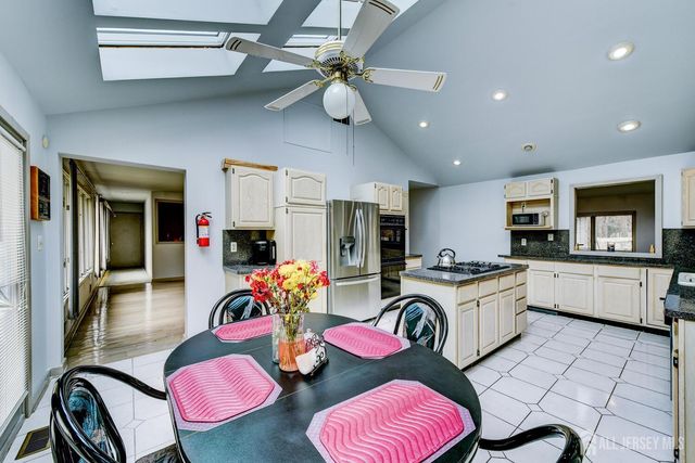 6 Keen Lane, Edison, NJ 08820