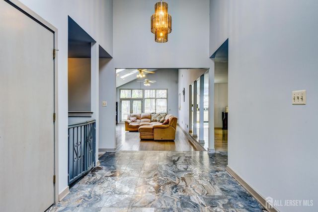 6 Keen Lane, Edison, NJ 08820