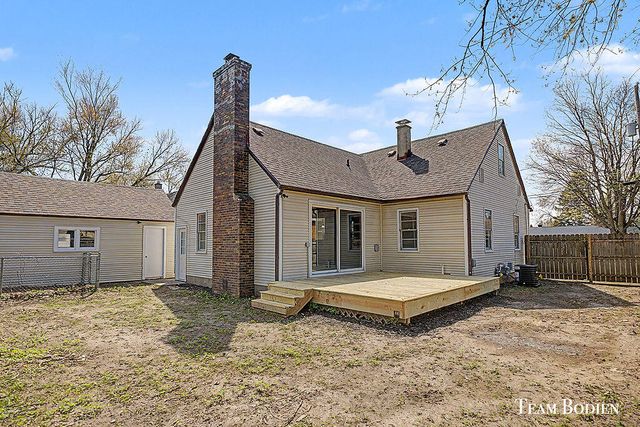 2700 Rockwood Court, Wyoming, MI 49519